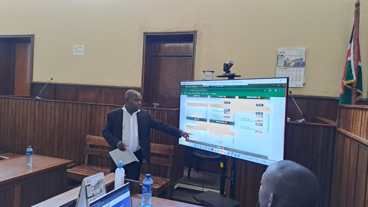 Justice Heston Nyaga training Nakuru bar bench about efiling at Nakuru Law Courts.