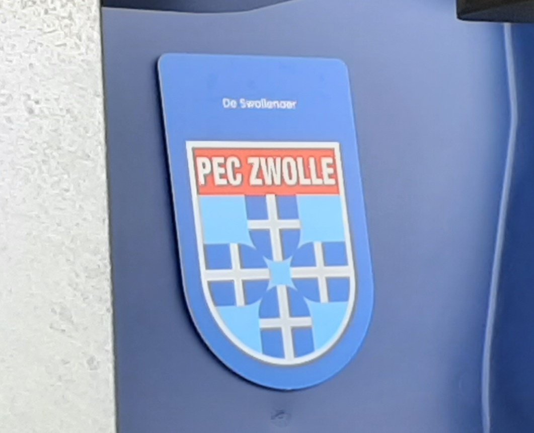 Riemenserik's tweet photo. Vanmiddag oefenden @PECZwolle en @MijnVitesse in Zwolle.
De b-keuze speelde, waarbij Teun Gijselhart opviel, Kenneth Vermeer blunderde en Eliano Reijnders beter is op het middenveld, werd het 3-1.
11. 0-1 Buitink
65. 1-1 Vellios
69. 2-1 Reijnders
72. 3-1 Oukhattou
#pecvit https://t.co/sgcS2QieQn