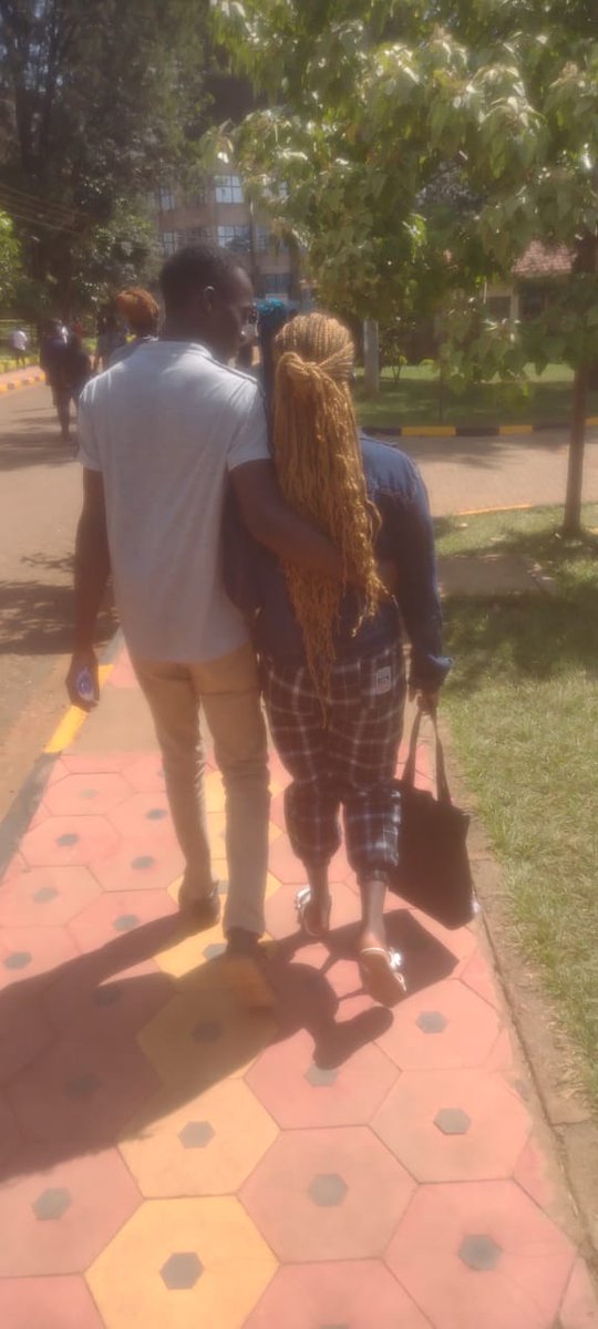 JuniorKaria's tweet photo. Mm ni yule kijanaa aliku admit ukiwa first year/fresher 😹🤣 https://t.co/HjAKjpQzbs
