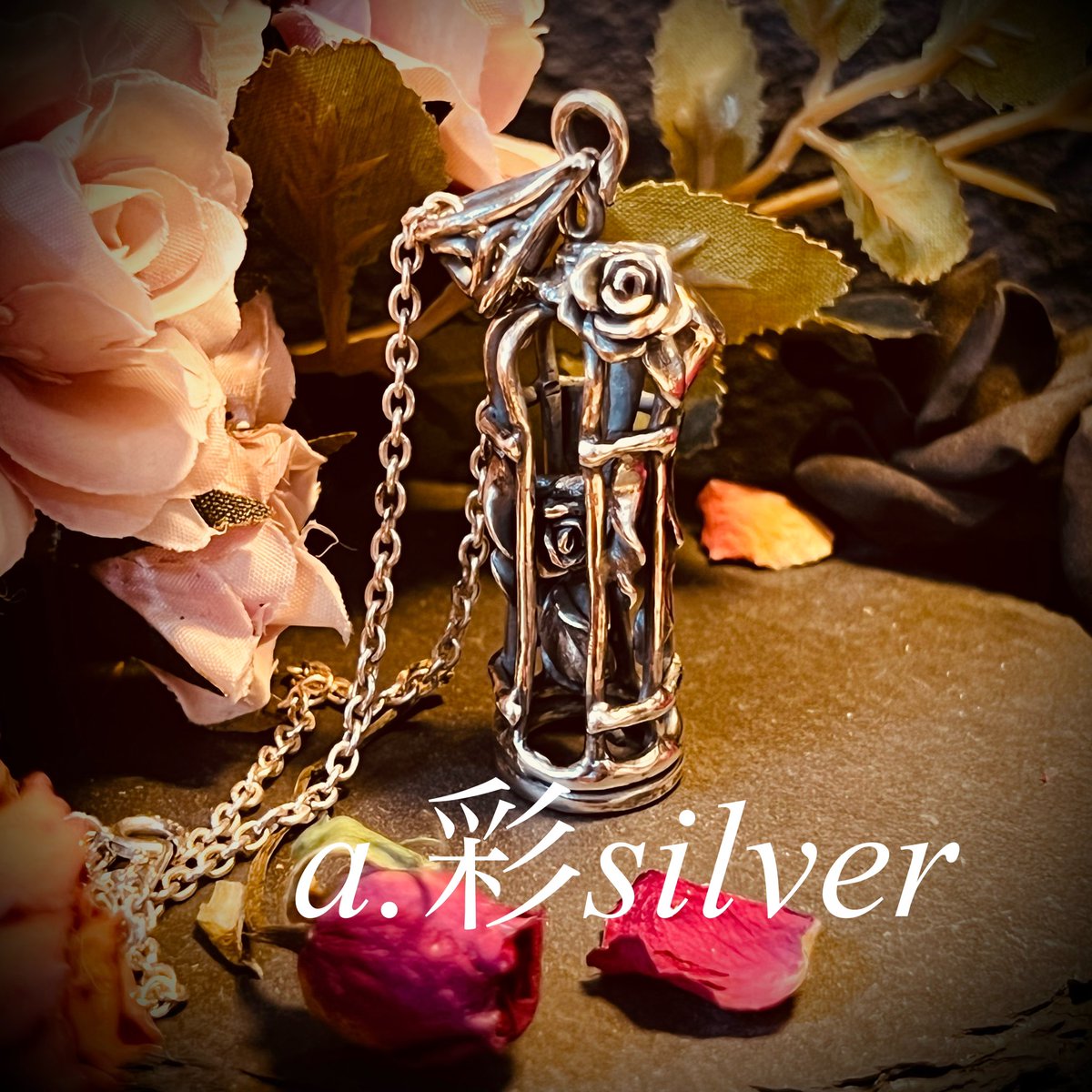 a_sai_silver's tweet photo. とてもとても綺麗な薔薇の様な少女だった。 https://t.co/THDaF5xgUR