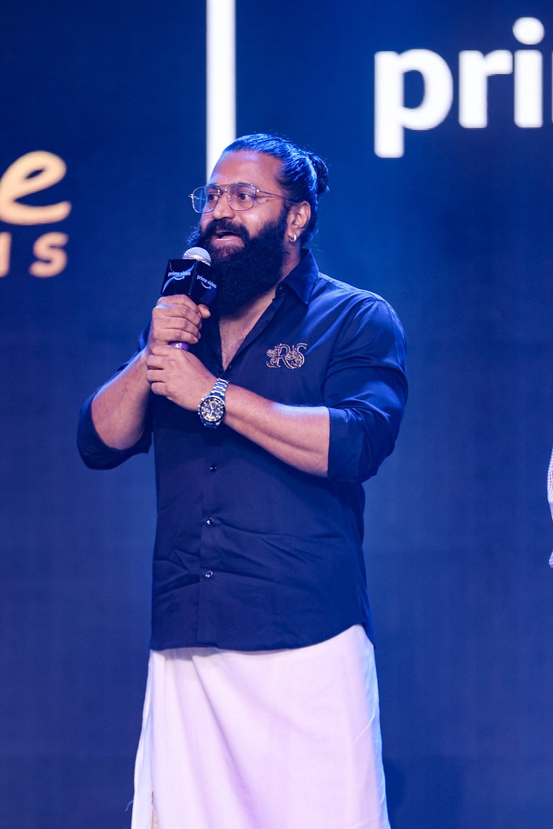 PrimeVideoIN's tweet photo. the master of all, the allrounder, the blockbuster machine @shetty_rishab 👑

#Kantara #PrimeVideoPresents #AreYouReady https://t.co/9Y6b6RunuV