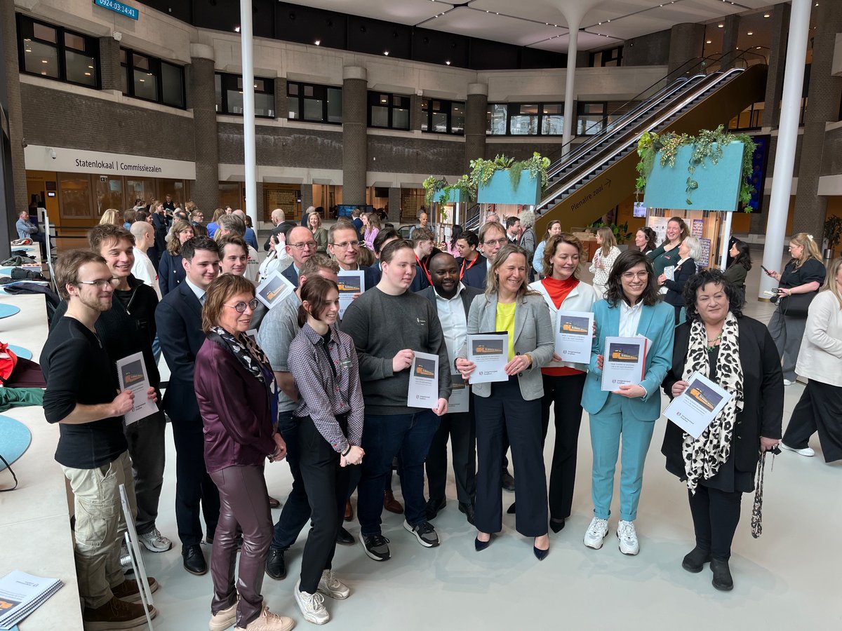 De commissie #IenW heeft vanmiddag een petitie van de Jongerenraad van Zutphen ontvangen voor een nachttrein tussen Arnhem-Zutphen