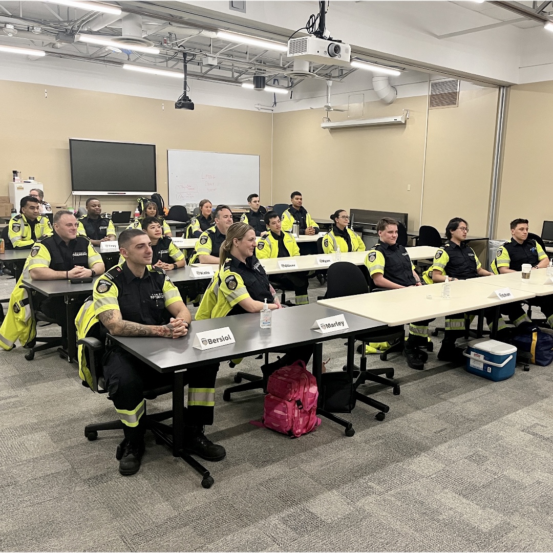 This morning, our leadership team had the opportunity to speak with #TorontoParamedicServices’ newest recruits as they prepare for today’s graduation. 

Stick around for more from the ceremony this afternoon! #GradDay