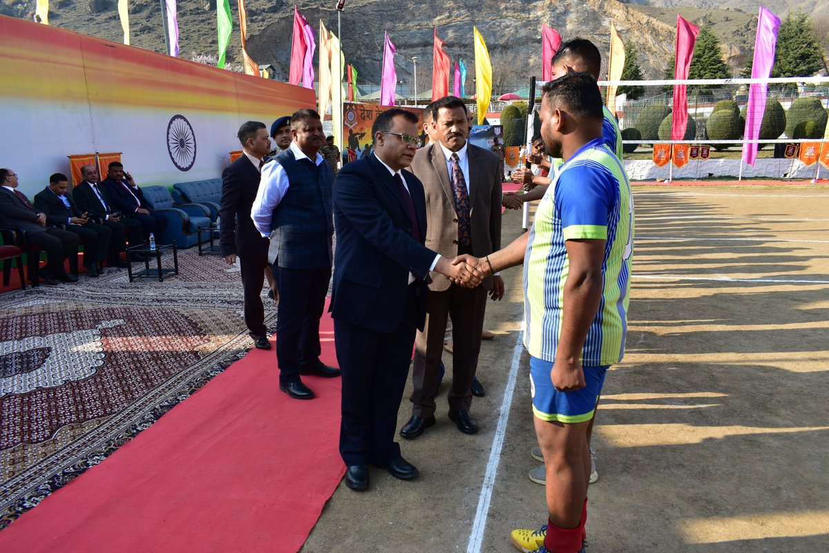 KOSCRPF's tweet photo. Sh. Gyanendra Kumar Verma, IG @KOSCRPF , presided over the Sector-Level Volleyball tournament's final match between Teams of #NKOR and #SKOR. He presented trophies to the winning team #NKOR on the occasion of the 85th #CRPFAnniversary Day. @crpfindia @JKZONECRPF @KOSCRPF https://t.co/iCckULkA62