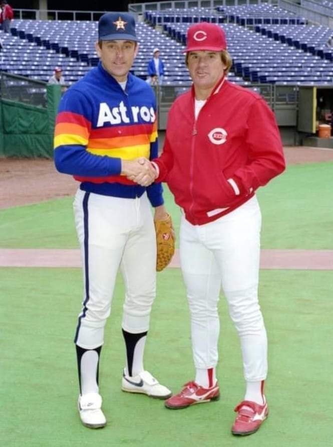 juanborrelli's tweet photo. Dos grandes de todos los tiempos, hechos de madera fina. ¿Quiénes son? https://t.co/KlFOGtoE8Z