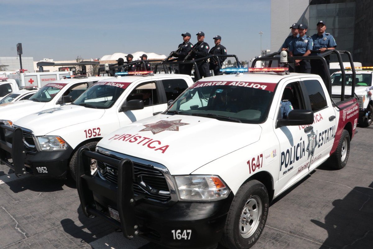 SSPGobPue's tweet photo. Se informa sobre la implementación del operativo “Semana Santa Puebla 2024”. 

📅Del 25 de marzo al 5 de abril se reforzarán acciones de vigilancia para salvaguardar la integridad del turismo local, nacional y extranjero.

🤝Más de mil 340 elementos de esta secretaría sumarán labores con @SEDENAmx, @SEMAR_mx, @GN_MEXICO_  y autoridades municipales. 

Conoce más: https://t.co/GnDQ2Bd0GR