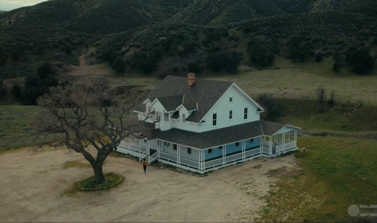 olivia_liph's tweet photo. Fun Fact 
They used the same location as Horror Movie “Annabelle Creation” to shoot the MV Rose

#donghae #eunhyuk #동해 #은혁 #ROSE #SuperJuniorDnE https://t.co/PC3nRKvLYg