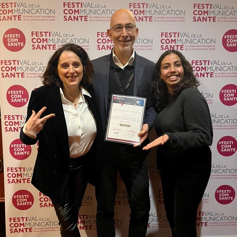 SanofiFR's tweet photo. [#News] Nous sommes fiers de voir nos projets récompensés au @FestiComSante : "#PeauWer" dans la #DermatiteAtopique 🥈, notre programme RSE "Je m'engage" 🥉, nos capsules athlètes pour #Paris2024 🥉 et notre campagne de sensibilisation contre les #meningites 🥈 https://t.co/eVa2WtDc9Z