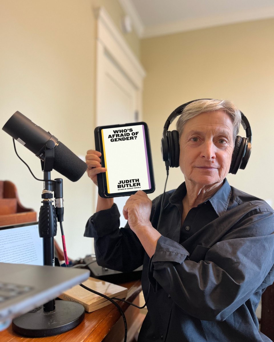 MacmillanAudio's tweet photo. Judith Butler narrates their newest work, WHO'S AFRAID OF GENDER?, a social and #political analysis that illuminates how a fear of gender is fueling reactionary politics around the world. Out now!
#JudithButler #WhosAfraidofGender #GenderTrouble @macmillanusa @fsgbooks https://t.co/QBuS0hpt3K