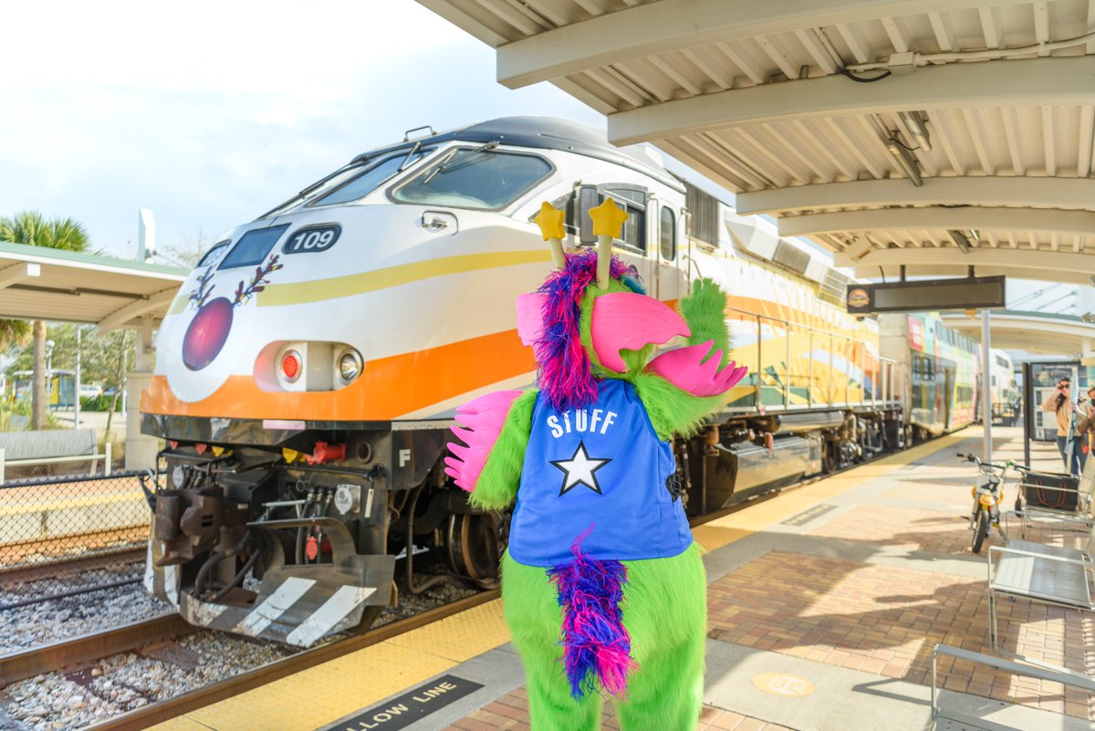 reThink_CFL's tweet photo. #DYK that you can @RideSunRail for FREE to tonightβs matchup between the @Orlando Magic and @Hornets? π skip the stress, courtesy of #SunRail! π
To learn more visit: https://t.co/u7pP1bsNje.
#GoodForYou #GoodForYourWallet #reThinkYourCommute #FDOT #OrlandoMagic #SunRail https://t.co/CorMTamJx7