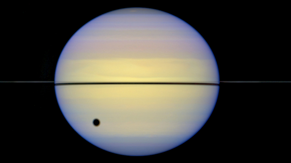 timeanddate's tweet photo. Every #planet in the solar system, apart from Mercury, is tilted on its axis of rotation. This means each planet has its own #equinoxes and #solstices, for instance, #Saturn:
https://t.co/rB4QmoFfeF
📸 : ©Erich Karkoschka (University of Arizona Lunar & Planetary Lab) and NASA https://t.co/y4gYRYTioK
