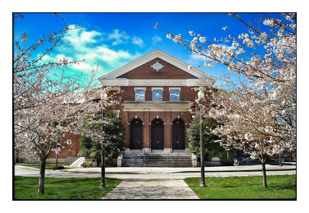 Take a moment to take in the beauty of South Jackson Performing Arts Center.  Thank you to all of our sponsors and supporters that have made the preservation of this Tullahoma jewel possible.  

Happy First of Spring!

* picture by photographer Tony Patterson