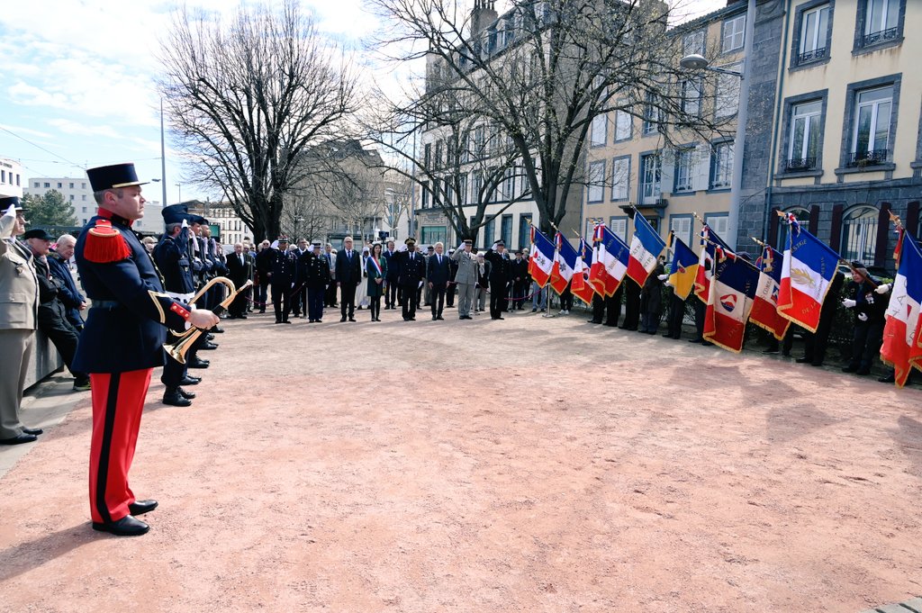 Prefet63's tweet photo. 🇫🇷Cérémonie du souvenir et du recueillement à la mémoire des victimes de la guerre d’Algérie et des combats en Tunisie et au Maroc, présidée par le Préfet

"Le chemin sur lequel la Nation s'est engagée est celui de la réconciliation des mémoires,à laquelle chacun doit participer" https://t.co/haOfa6UjDG