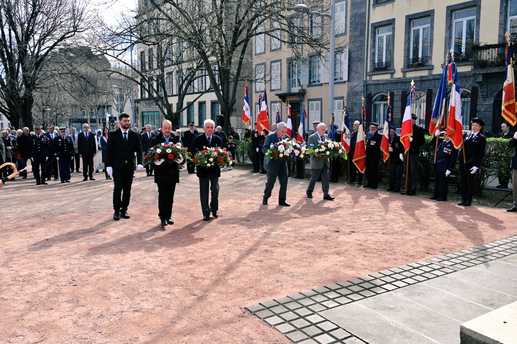 Prefet63's tweet photo. 🇫🇷Cérémonie du souvenir et du recueillement à la mémoire des victimes de la guerre d’Algérie et des combats en Tunisie et au Maroc, présidée par le Préfet

"Le chemin sur lequel la Nation s'est engagée est celui de la réconciliation des mémoires,à laquelle chacun doit participer" https://t.co/haOfa6UjDG