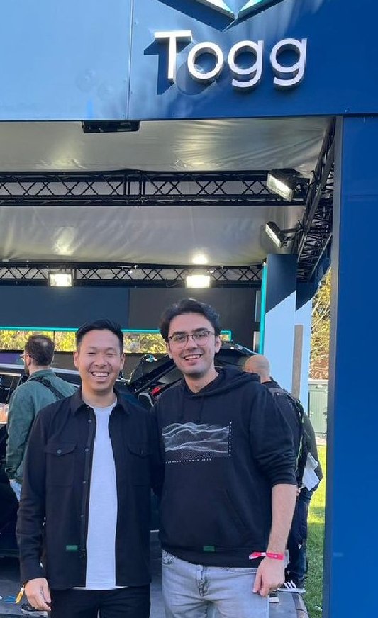 Her gördüğünüz sakallıyı dedeniz sanmayın. İlk tokat geldi ✋

Avax ağından kendi kendine presale yapan adam paraların büyük bir kısmını hüpletmiş (4m$) 

Bu arada Avaxcı çocuk Türk'müş. Üç vakte kadar paketlerler. Güzel milletimin adı böyle dolandırıcılar ile anılınca çok