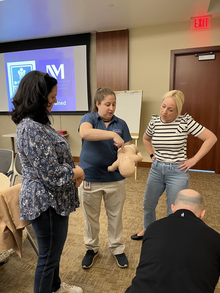 Last week DMCEPI facilitated a Hands Only CPR and AED training with @atecambulance for our colleagues at @NorthwesternMed Central DuPage Hospital. Participants learned about sudden cardiac arrest and learned life-saving skills! #HandsOnlyCPR