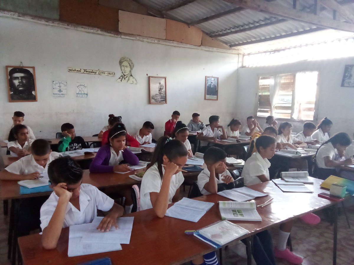 EsbuCorria's tweet photo. Se le da continuidad al tercer perfeccionamiento desde el desarrollo de la clase.
@DiazCanelB @hechavarr4 @niurdisreyes @dpestgo @FrenteDme @MurciaRelvis #CubaMined #CubaEduca. https://t.co/NrFI4097bH