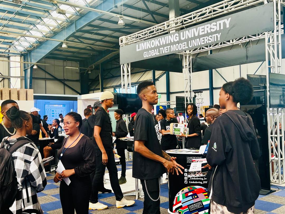 Limkokwing_BW's tweet photo. VISIT OUR STALL TOMORROW ATTHE BHRDS FAIR!
Limkokwing University will be in DITSHUPO HALL this whole week...
Pass by our stall and shape your FUTURE CAREER!
APPLY FOR THE 2024 INTAKE
#limkokwinguniversity
#CareerFair2024
#Intake2024 https://t.co/Yn8PMMNpZm