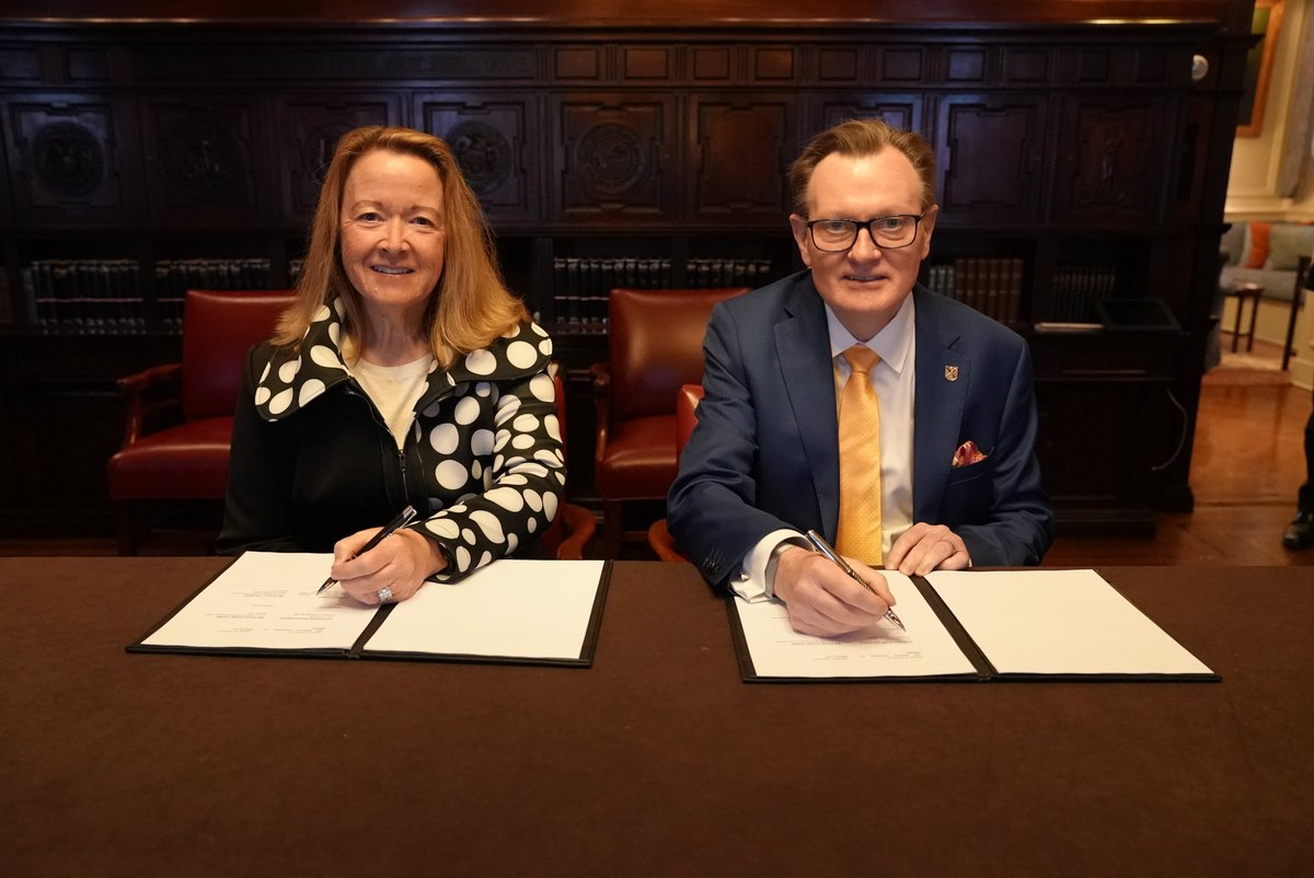 We are getting our students future-ready thanks to a new partnership with US computer software company @alteryx. In the largest ever in-kind donation to Queen's, the company will be donating 3,000 data licences to @QUBstaff and students with an estimated value of $15 million,