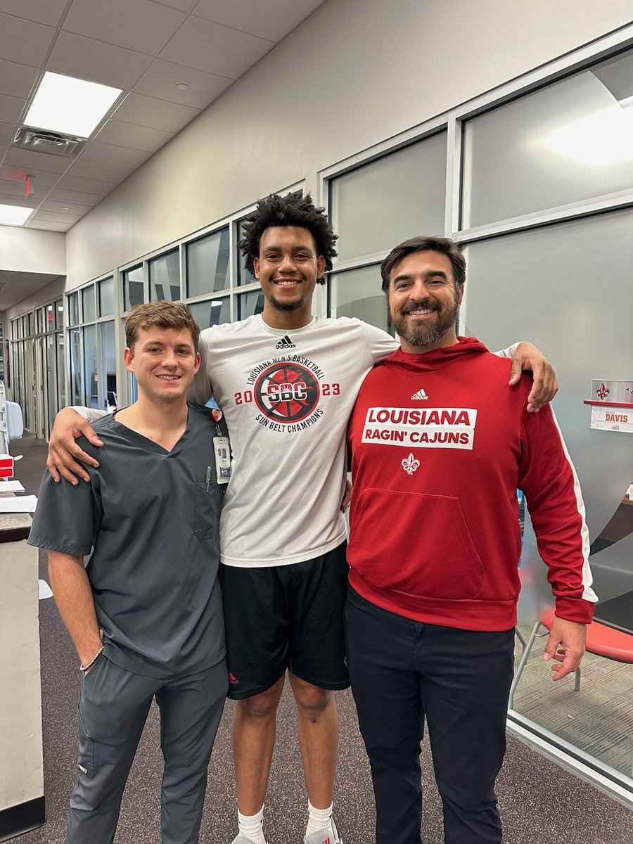 The Champ is back! Our Family wants to "Thank" all the amazing people involved in getting Chancellor back healthy, Chancellor put in tireless hours because that's who he is and has always been his entire life a hard worker! #GeauxCajuns #Chancellorwhite #God1st <a href="/Chancehoops23/">Chancellor White</a>