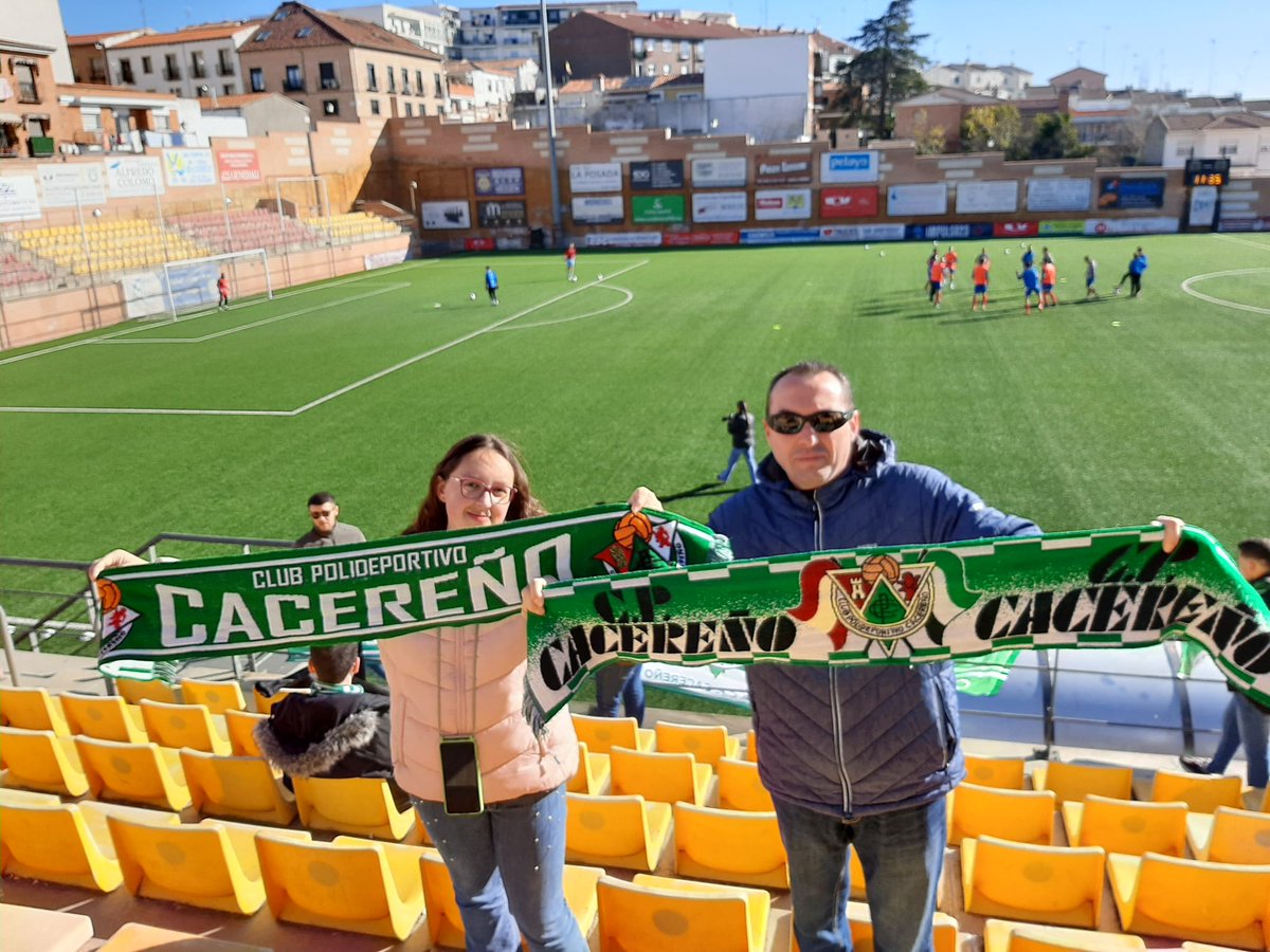 Feliz día papá, gracias por ser como eres y por transmitirme esta pasión por el fútbol y por el <a href="/CPCacerenoSAD/">CP Cacereño 🟢🐉</a>. Te quiero❤️‍🩹