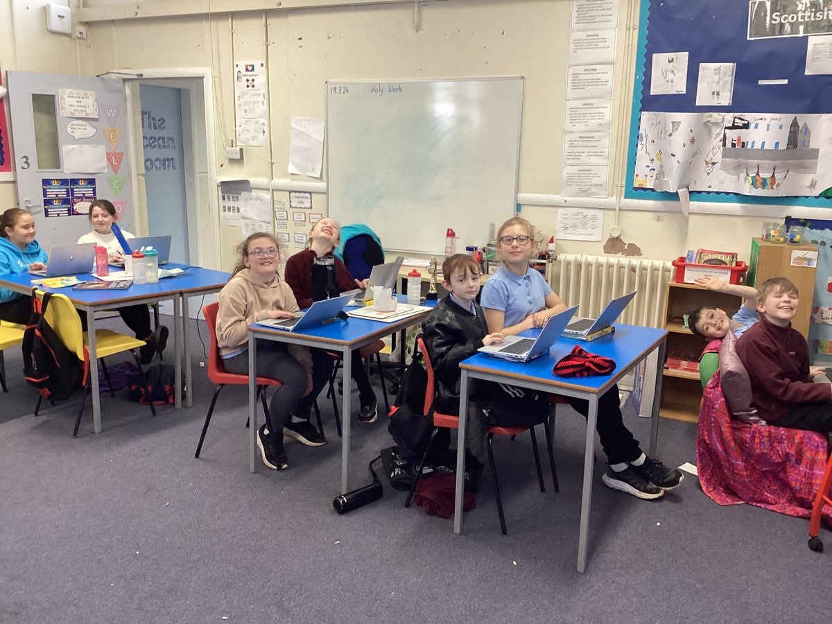 KeirHardieMem's tweet photo. Primary 5 enjoying the #NLCodeAlongs creating their own games using Make Code Arcade. Thanks @NLDigitalSchool https://t.co/Dh1GNAeKHR