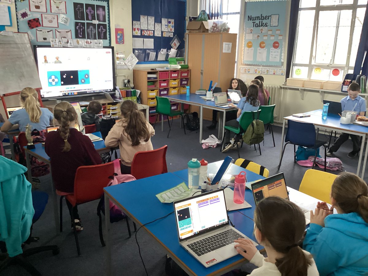KeirHardieMem's tweet photo. Primary 5 enjoying the #NLCodeAlongs creating their own games using Make Code Arcade. Thanks @NLDigitalSchool https://t.co/Dh1GNAeKHR