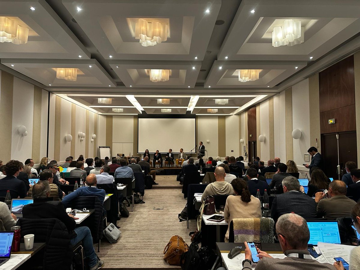 ChambreNCGP's tweet image. ⏱️ [Université de Cannes] 2ème journée et 2ème table ronde passionnante cet après-midi ! 👑 #Apax by Seven2 ,  Banque de #Neuflize OBC , @DS_Investment_   , #Nortia 👇