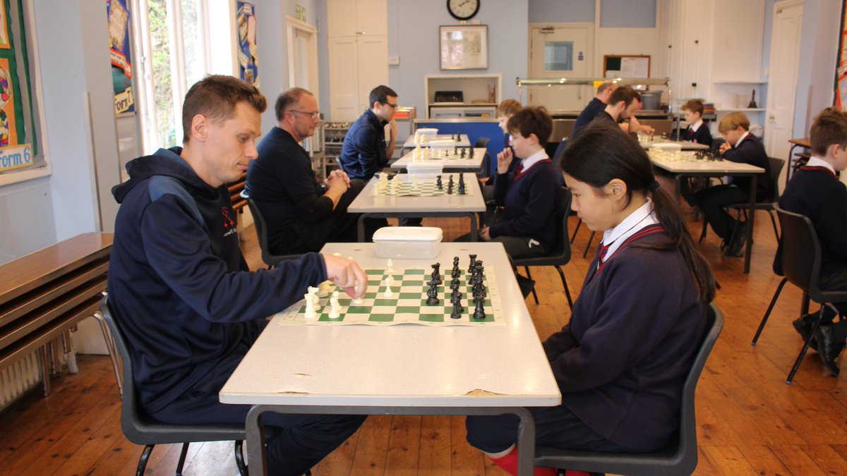 ♟️ The annual Staff V Pupils Chess Tournament is on, with the Staff team being the defending champions. Will they hold onto their victory against what is a very strong Pupils team this year? The timer is counting down... @RHHeadmaster #chess #games #prepschool #Sevenoaks #Kent