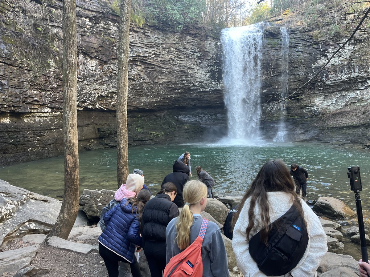 newschannelnine's tweet photo. "Wilkommen in Dalton!" 16 students have spent the past few weeks enjoying some Southern hospitality &amp; learning about life in America.

@leslie_news9 tagged along with them on a visit to Cloudland Canyon yesterday: https://t.co/4Q2uVxBUsL https://t.co/yFgagaVRET