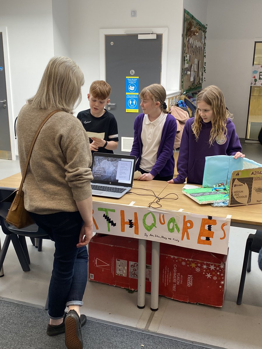 KinrossPrimaryS's tweet photo. P6a have been teaching their families all about Natural Disasters this afternoon, after learning all about them during their topic work this term. #teamwork #familylearning https://t.co/y7ZQO0g1p0