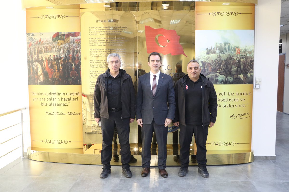 TC_sancaktepe's tweet photo. 📌 İstanbul AFAD İl Müdürü Ercan Akar ve İyileştirme Şube Müdürü Suat Şaşmaz,

📌Sancaktepe Belediyesi Spor İşleri Müdürü Şenol Çelik, Sevilay Spor Kulübü Başkanı Yasin Sevilay, Gürpa Spor Kulübü Başkanı Seyithan Güryeli ve Sancak Spor Kulübü Başkanı Cemil Akçay, Kaymakamımız @ahmetkarakaya37'yı ziyaret etti.