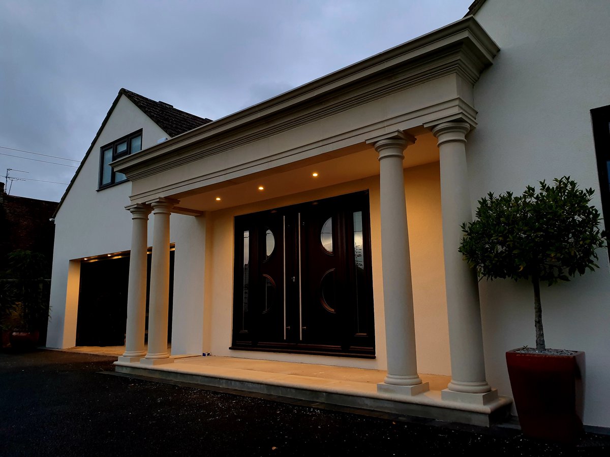 A well designed cast stone portico can transform your home. Read our blog to see the before and after pictures and discover how we could help you with your building projects. 
chilstone.com/chilstone-news…
#portico #building #buildingahouse #buildingdesign #architectural #architecture
