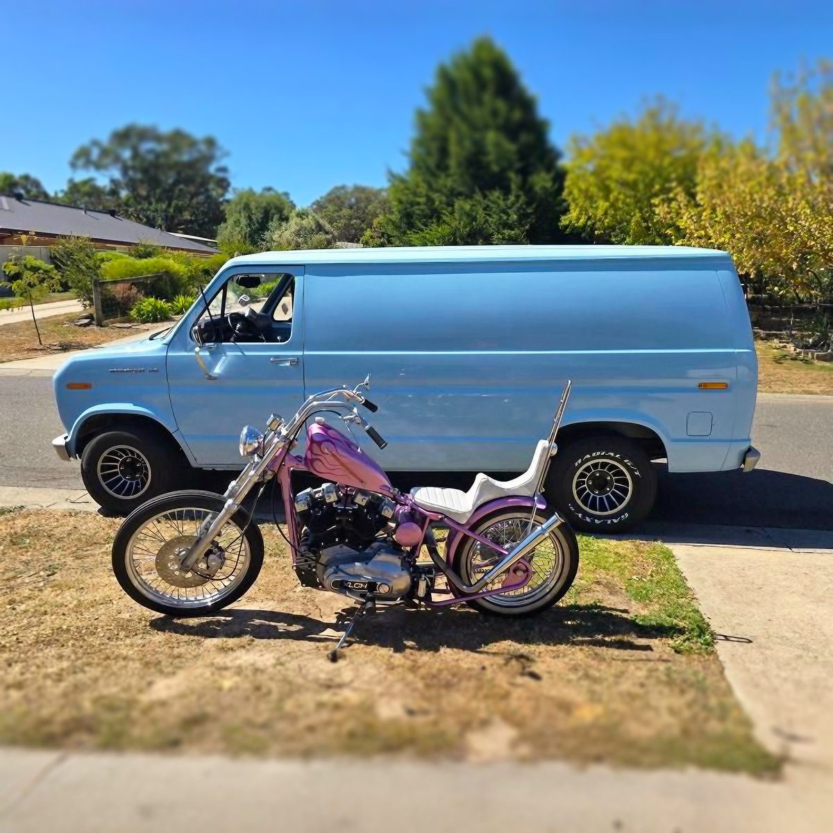 Happy Two-Wheeled Tuesday!
..
#tagtheowner #tagthevan #tagthephotographer
..
#twowheeledtuesday #van #HD #harleydavidson #chopper #vannin #boogievan #customvan #showvan #fomoco #thirdgen #ford #fordvan #econoline #vanporn #vanlife #vanshit #choppershit #vancult #getinandgetiton