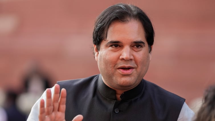 मा राजनाथ सिंह जी को आगे आना चाहिए।
भाजपा के अन्दर लोकतांत्रिक तरीके से माननीय वरुण गांधी जी के पक्ष को समझना चाहिए कुछ निर्देश के साथ उनके चुनाव लड़ने का मार्ग प्रशस्त करना चाहिए।
ये सुनिश्चित करना होगा कि ये अटल आडवाणी और मुरली मनोहर वाली भाजपा है
<a href="/varungandhi80/">Varun Gandhi</a> <a href="/rajnathsingh/">Rajnath Singh</a>
