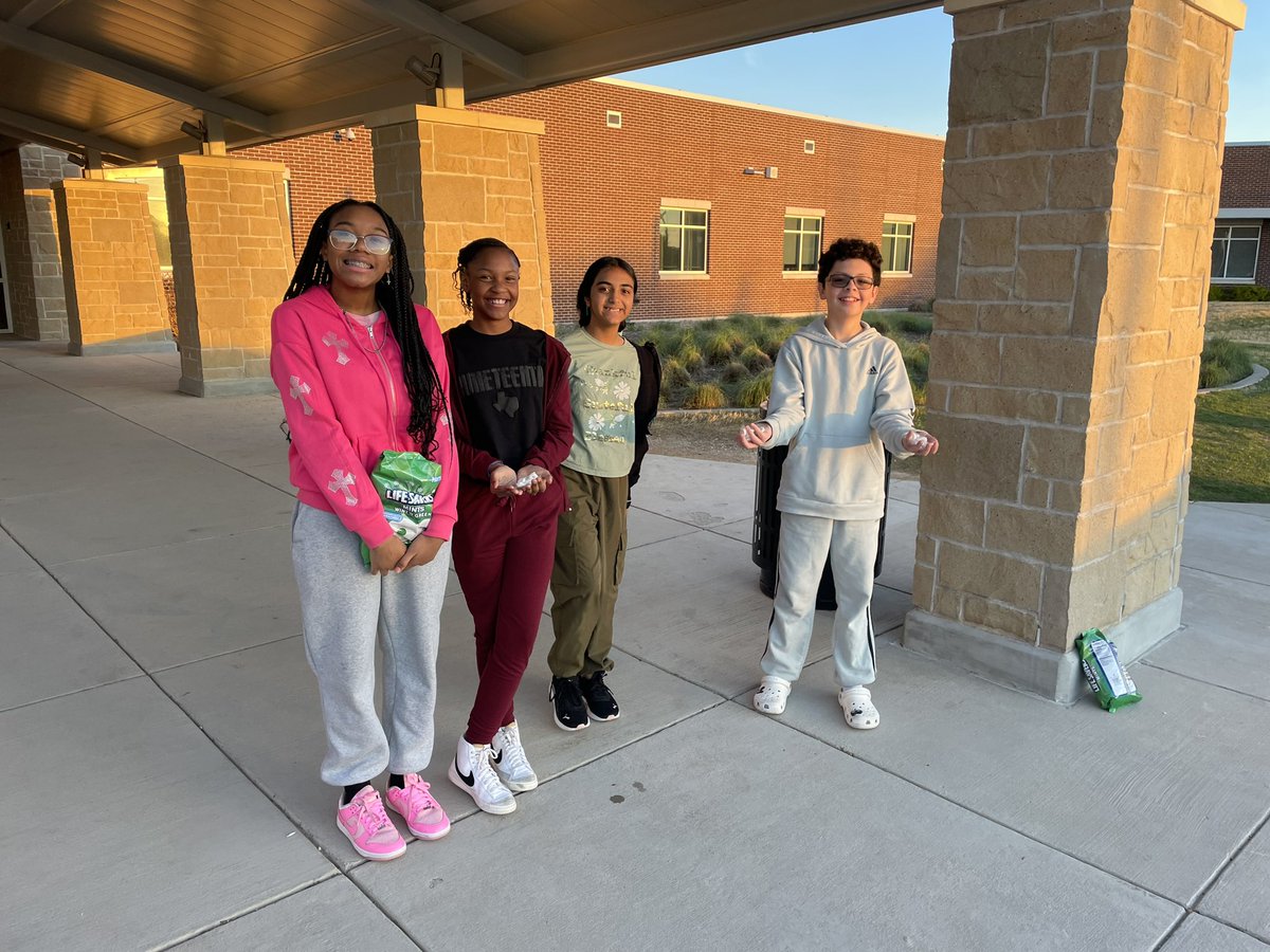 Coach_Shep1's tweet photo. Chilly morning starting off Day 2 (Monochromatic Day) of #HopeWeek2024— greeting students with Lifesaver mints for a “fresh” start to the day! #BreakTheStigma #HopeWeek #PISDHopeWeek @ProsperHaysMS https://t.co/xFP1vibLKN