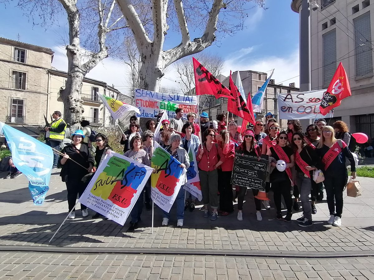 Dans toute la France, les assistantes sociales de l’éducation nationale sont fortement mobilisées pour exiger une revalorisation salariale et des moyens décents ! 

Deuxième round vendredi à Paris où la mobilisation s’annonce d’ores et déjà massive ✊💪