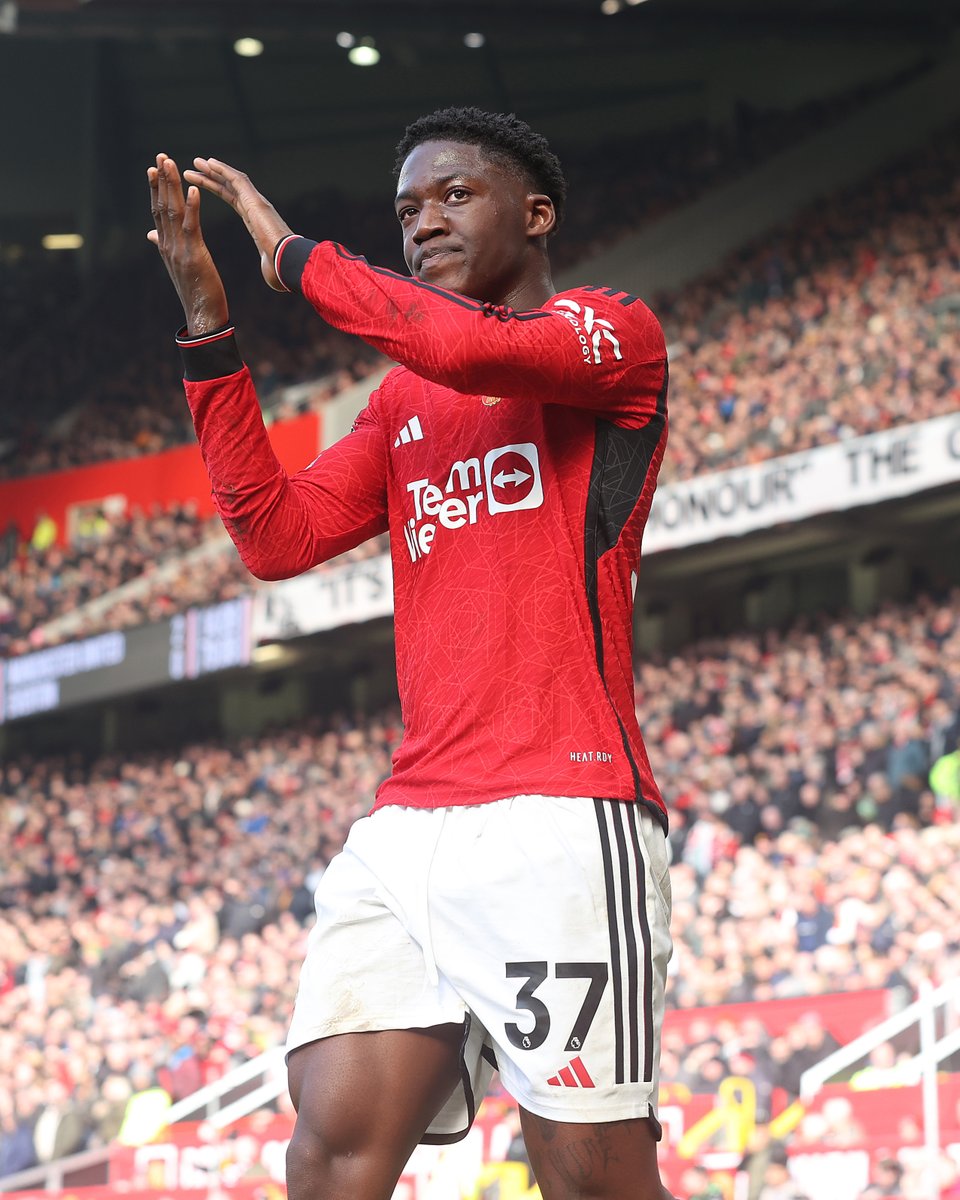 Premier League tweet media