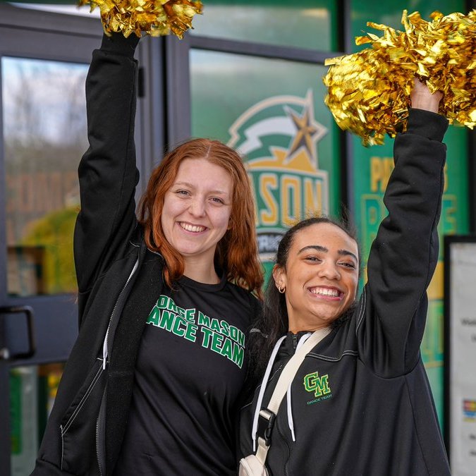 MasonAthletics's tweet photo. 𝑻𝒐 𝑲𝒂𝒏𝒔𝒂𝒔 𝑪𝒊𝒕𝒚✈️

Wishing the best of luck to DJ, Malachi, and Evan from @GMUWrestling as they head to Kansas City for the NCAA Wrestling Championships! 

#BeUncommon https://t.co/I4LDbb7Fph