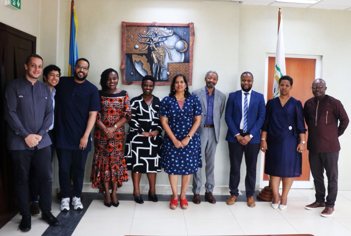 Today, Ms. @RedkarVarsha, @UNDP_Rwanda Resident Representative a.i and her delegation paid a courtesy call on the RGB CEO Dr. @UstaNcusta. They discussed the process of registering Timbuktoo African innovation foundation in #Rwanda.