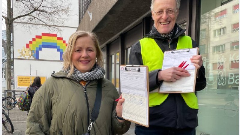 32'000 Unterschriften gegen EFAS! Und das vor allem dank des grossen Engagements unserer Mitglieder und des Gesundheitspersonals. Los, jetzt nachlegen - jede Unterschrift zählt! Bringen wir diese Kiste der Krankenversicherer vors Stimmvolk! Weitersagen📢 vpod.ch/news/2024/03/e…