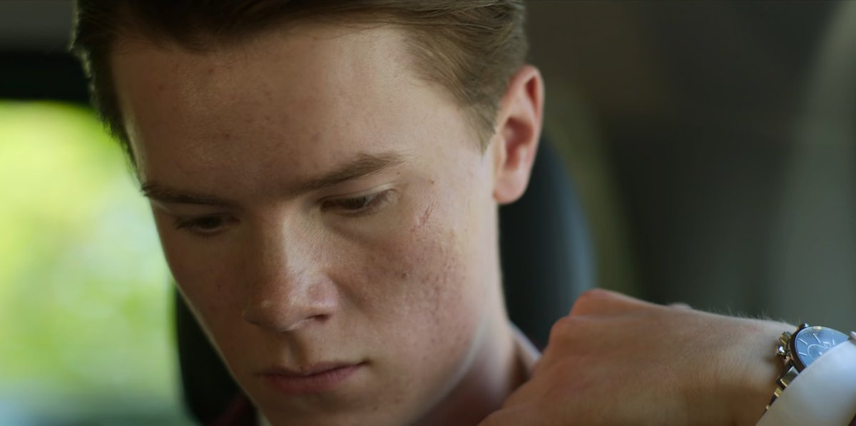 LemonPSMuffin's tweet photo. wille’s shirt being unbuttoned in the final scene bc he’s finally free and no longer being choked by the monarchy’s hold on his life🥲 https://t.co/baf4uJwOSV
