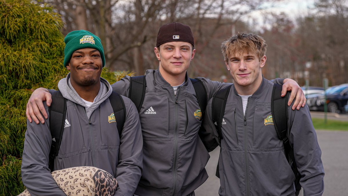 MasonAthletics's tweet photo. 𝑻𝒐 𝑲𝒂𝒏𝒔𝒂𝒔 𝑪𝒊𝒕𝒚✈️

Wishing the best of luck to DJ, Malachi, and Evan from @GMUWrestling as they head to Kansas City for the NCAA Wrestling Championships! 

#BeUncommon https://t.co/I4LDbb7Fph