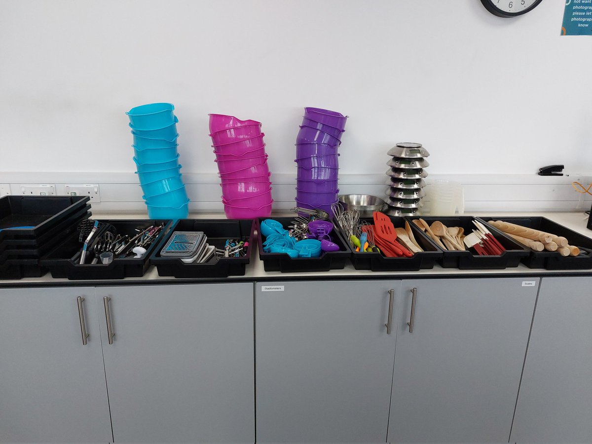 Another week, and lab spring cleaning continues. Today's task: empty all drawers. I never realised we like spatulas, measuring spoons, and mixing bowls sooooo much...😂 (Note: all other shelves are out of shot, this was just a handful) #AcademicDiary #LabTech #AcademicChatter