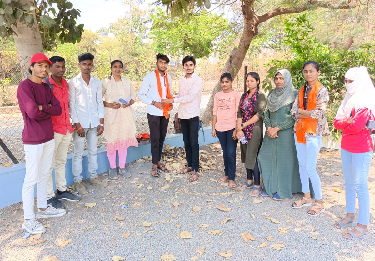 abvplatur's tweet photo. आज अभाविप लातूर महानगर शाखेच्या वतीने सुशिलादेवी महाविद्यालयाची कार्यकारिणी घोषित करण्यात आली.महाविद्यालय अध्यक्ष श्रावणी काळे,उपाध्यक्ष राकेश सुरवसे महाविद्यालयल मंत्री राजनंदिनी ठाकूर ,महेक सय्यद,यांची घोषणा करण्यात आली.यावेळी लातूर पश्चिम नगरमंत्री सागर वाडीकर उपस्थित होते. https://t.co/9RTMZIrRbB