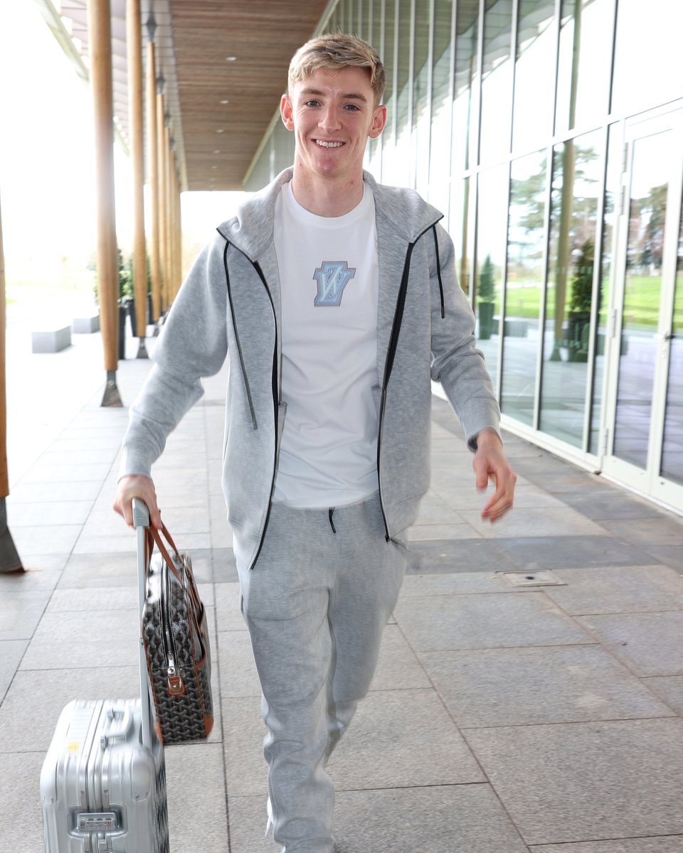 Checking in with the #ThreeLions for the first time: <a href="/anthonygordon/">AG</a>! 👋