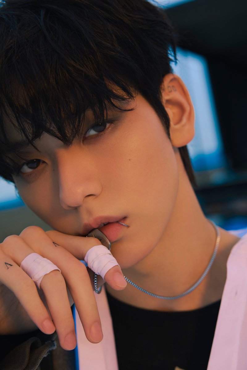 BIGHIT_MUSIC's tweet image. minisode 3: TOMORROW - Concept Photo 'Ethereal' - #수빈 (#SOOBIN)
🧡 bit.ly/3vbVfvW

#투모로우바이투게더 #TOMORROW_X_TOGETHER #TXT #minisode3 #TOMORROW #TXT_Ethereal