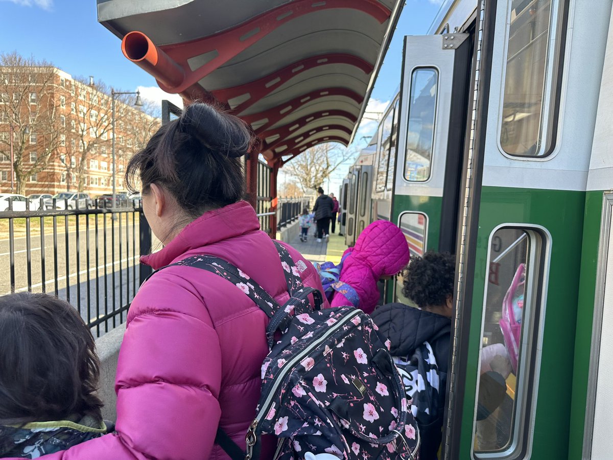 EarlyPilot's tweet image. On the train ride to the swimming lesson @BostonCollege @BostonSchools @BPSEarlyLearn @BPS_OMME