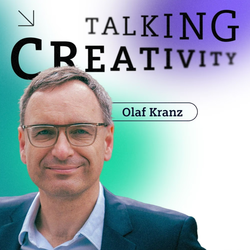 SiemensDE's tweet photo. In der neuen Folge unseres Podcasts #TalkingCreativity gibt Dr. Olaf Kranz, Leiter des Kompetenzteams Kultur- und Kreativwirtschaft in München, eine spannende Einführung in das faszinierende Zusammenspiel von #Kreativität, #Stadtentwicklung und #Wirtschaft. Jetzt reinhören 🎧👇