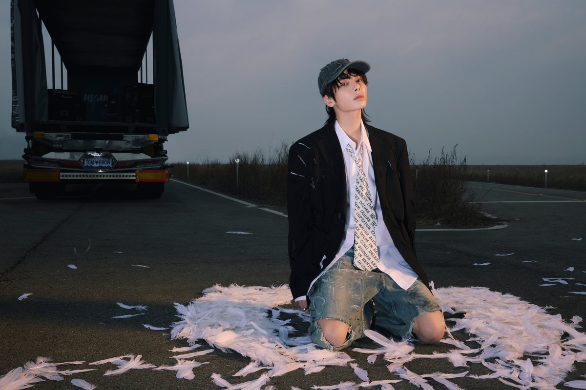 BIGHIT_MUSIC's tweet image. minisode 3: TOMORROW - Concept Photo 'Ethereal' - #태현 (#TAEHYUN)
🧡 bit.ly/3vbVfvW

#투모로우바이투게더 #TOMORROW_X_TOGETHER #TXT #minisode3 #TOMORROW #TXT_Ethereal